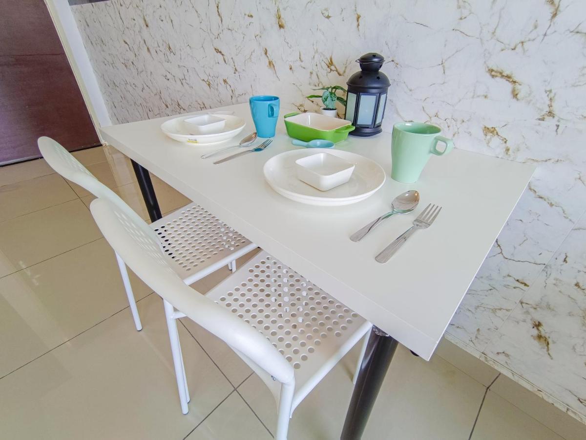 -Lake View- Mount Austin Ikea Toppen 10 Mins - B116 جوهر بهرو المظهر الخارجي الصورة
